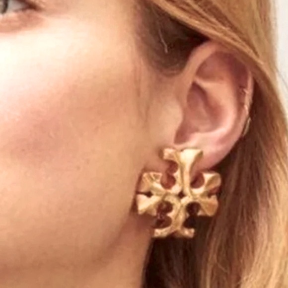 Tory Burch Authentic Bold Double T Golden Roxanne Large Clip On Stud Earrings - Picture 15 of 17